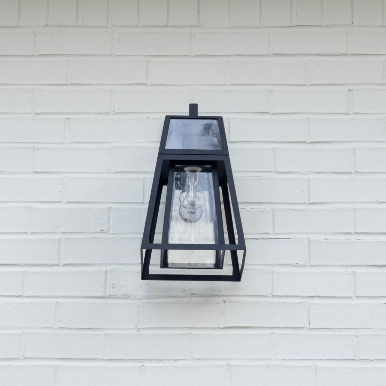 Solar LED Aria Wall Light - Black Finish -Gama Sonic