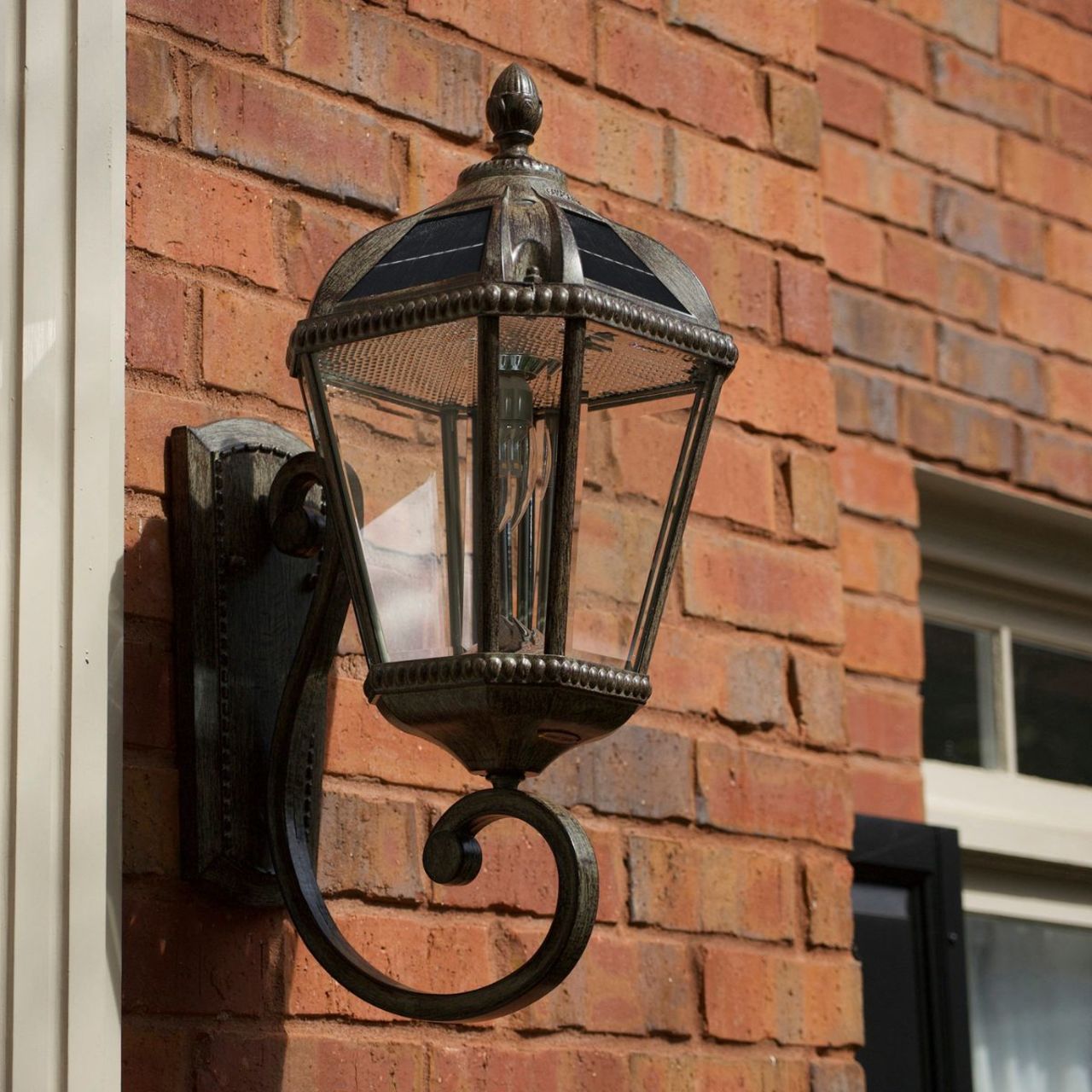 Solar LED Royal Bulb Light - Weathered Bronze - Gama Sonic