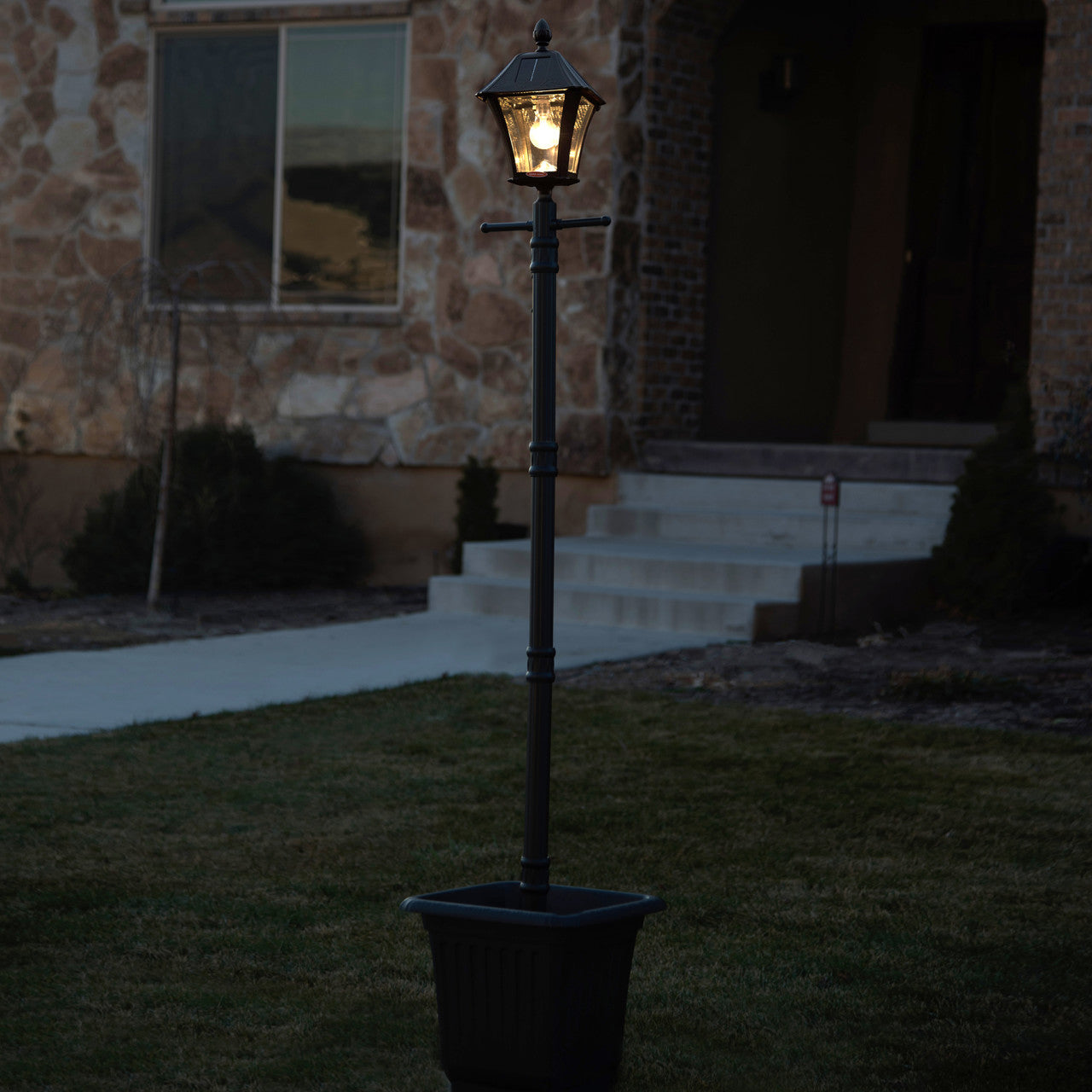 Solar LED Baytown Lantern Light - Gama Sonic