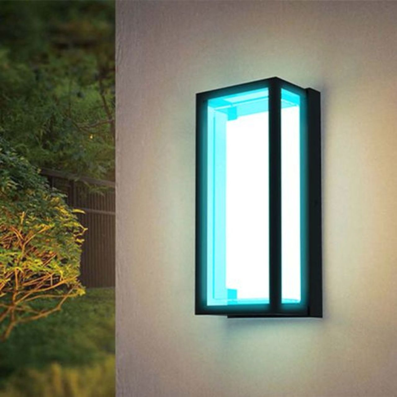 LED Smart Outdoor Wall Light - 22W - Multicolor CCT and RGBW - 1540 Lumens - Euri Lighting