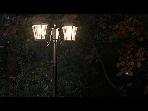 Solar LED Victorian Lantern Light - Gama Sonic