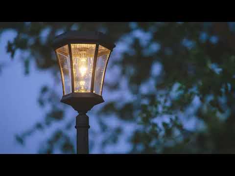 Solar LED Victorian Lantern Light - Gama Sonic