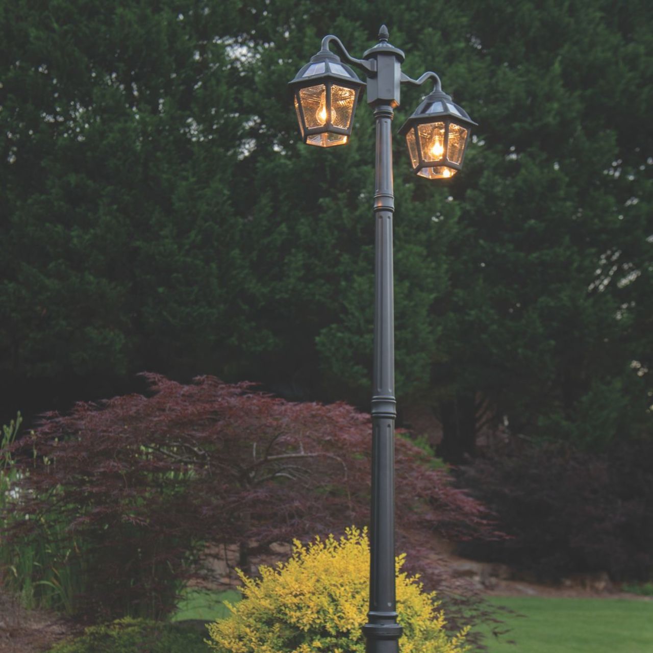 Solar LED Polaris Double Head Lamp Post - Gama Sonic